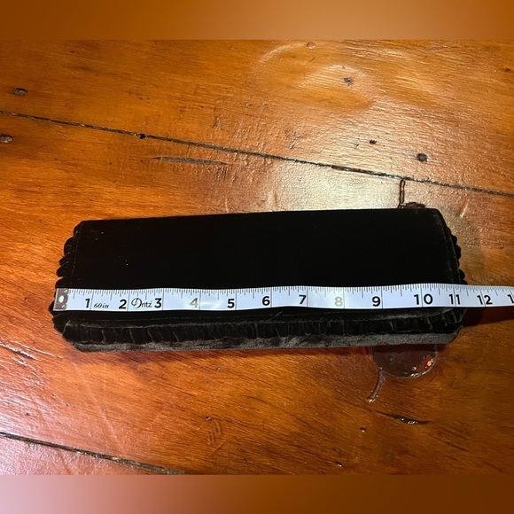 Velour green clutch ruffle trim animal print lining NWOT long elegant - Picture 8 of 9